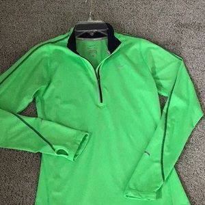 NIKE Dry-Fit half zip!